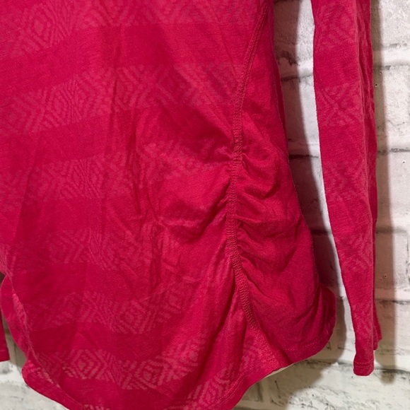 Lululemon Athletica Fuchsia Long Sleeve Blouse - Picture 6 of 8